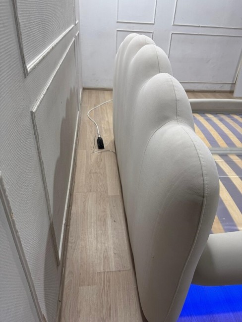 Парящая кровать Testiera Fly 1 разноцветная подсветка Парящая кровать Testiera Fly 1 разноцветная подсветка