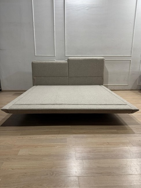 Парящая кровать  с подсветкой Testiera Fly 18